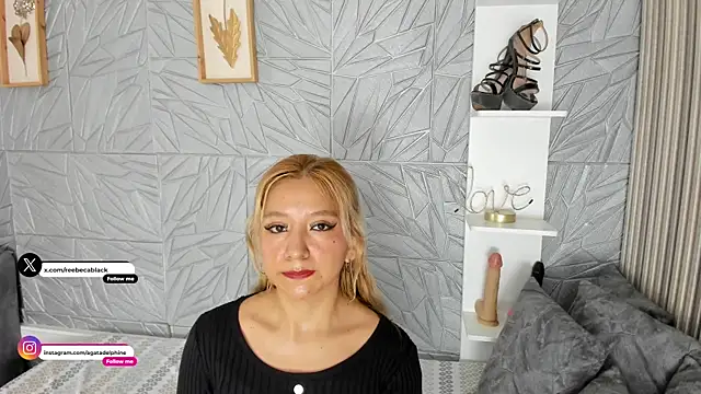 agatadelphine online show from April 10, 2026, 1:18 pm