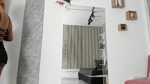 Snapshot of agatadelphine chatting on September 30, 2025, 1:17 pm agatadelphine online show from September 30, 2025, 1:17 pm