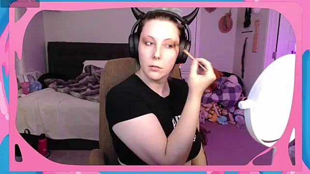 Snapshot of CirqueNoirBlu chatting on September 16, 2025, 2:23 am CirqueNoirBlu online show from September 16, 2025, 2:23 am