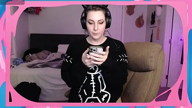 Snapshot of CirqueNoirBlu chatting on October 3, 2025, 3:09 am CirqueNoirBlu online show from October 3, 2025, 3:09 am