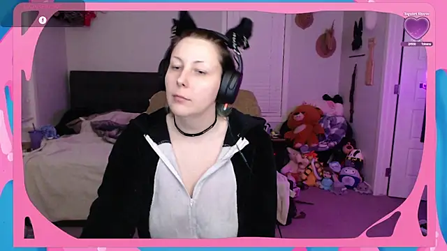 Snapshot of CirqueNoirBlu chatting on October 10, 2025, 3:40 am CirqueNoirBlu online show from October 10, 2025, 3:40 am