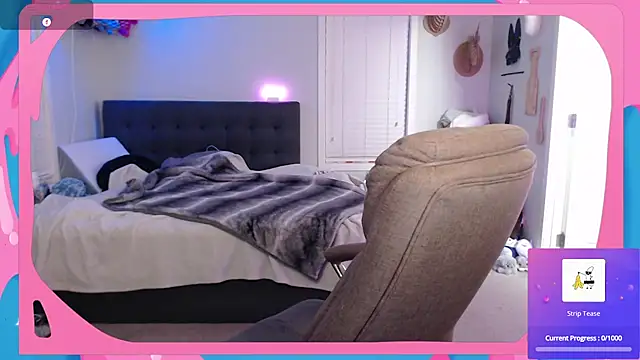 Snapshot of CirqueNoirBlu chatting on December 3, 2025, 2:34 am CirqueNoirBlu online show from December 3, 2025, 2:34 am