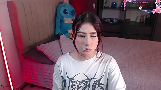 Snapshot of Your_rosalie chatting on February 4, 2026, 4:29 am Your rosalie online show from February 4, 2026, 4:29 am