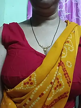 Snapshot of Rosy-B chatting on May 20, 2026, 9:23 pm Rosy-B online show from May 20, 2026, 9:23 pm