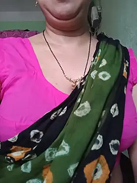 Snapshot of Rosy-B chatting on May 21, 2026, 11:57 pm Rosy-B online show from May 21, 2026, 11:57 pm