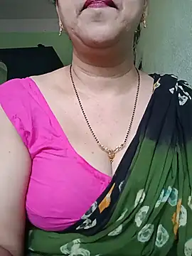 Snapshot of Rosy-B chatting on May 24, 2026, 4:45 am Rosy-B online show from May 24, 2026, 4:45 am