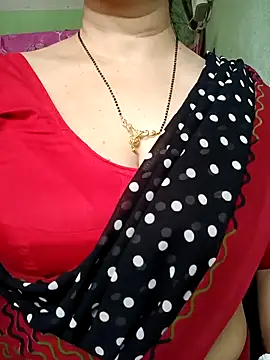 Snapshot of Rosy-B chatting on April 21, 2026, 9:38 am Rosy-B online show from April 21, 2026, 9:38 am