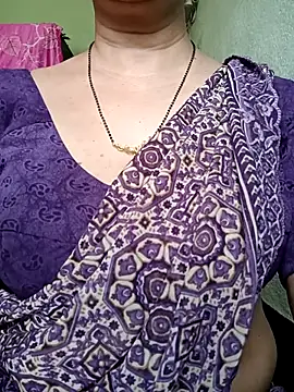 Snapshot of Rosy-B chatting on April 17, 2026, 9:56 am Rosy-B online show from April 17, 2026, 9:56 am