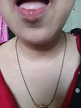 Snapshot of Rosy-B chatting on May 18, 2026, 9:25 am Rosy-B online show from May 18, 2026, 9:25 am