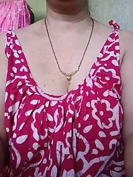 Snapshot of Rosy-B chatting on May 14, 2026, 10:01 am Rosy-B online show from May 14, 2026, 10:01 am