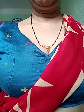 Snapshot of Rosy-B chatting on April 20, 2026, 12:24 am Rosy-B online show from April 20, 2026, 12:24 am