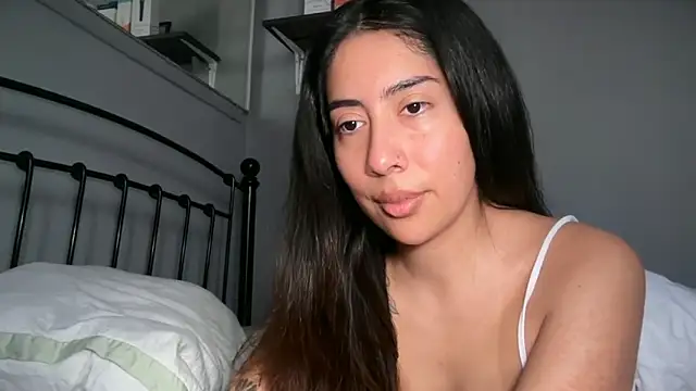 LorenaAnderson online show from April 17, 2026, 7:00 am