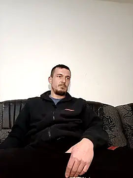 mayk18cm online show from January 29, 2025, 7:32 pm