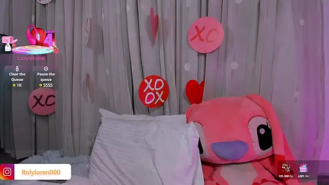 Snapshot of RolyLoren chatting on March 18, 2025, 9:21 pm RolyLoren online show from March 18, 2025, 9:21 pm