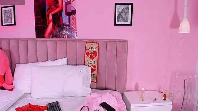 Snapshot of RolyLoren chatting on February 14, 2025, 7:02 pm RolyLoren online show from February 14, 2025, 7:02 pm