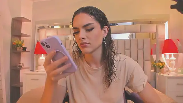 mariiahneedles online show from February 17, 2026, 10:51 pm