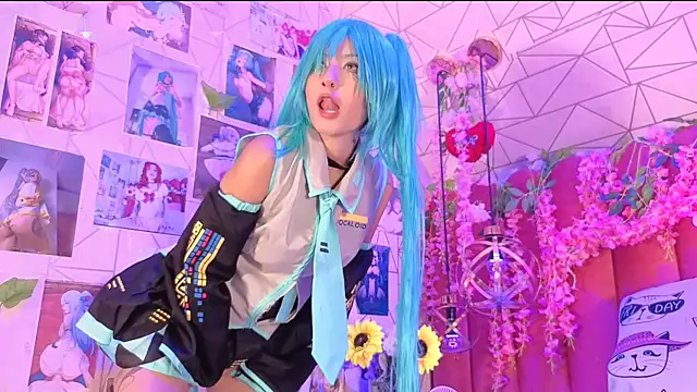 Alicebenett online show from November 2, 2025, 8:36 pm