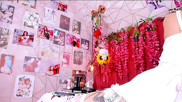 Alicebenett online show from March 14, 2025, 3:25 pm