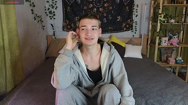 Nick Win online show from November 8, 2025, 5:27 pm