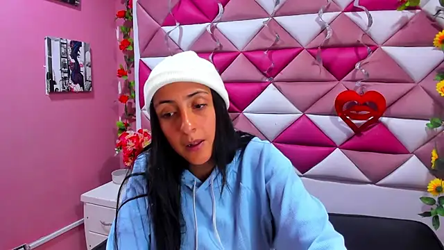 Cameron cutte online show from March 13, 2025, 2:38 am