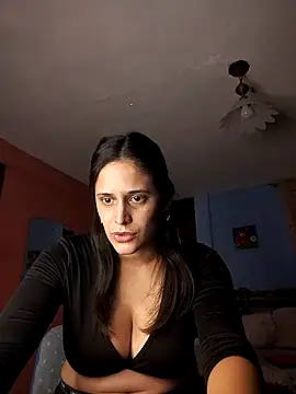 Snapshot of Catalinacandela chatting on March 5, 2025, 11:05 pm Catalinacandela online show from March 5, 2025, 11:05 pm