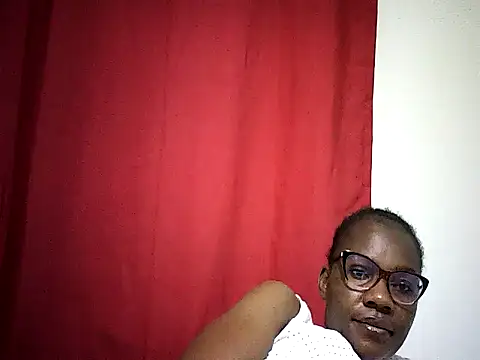 Snapshot of Pierra77 chatting on May 29, 2026, 7:14 am Pierra77 online show from May 29, 2026, 7:14 am
