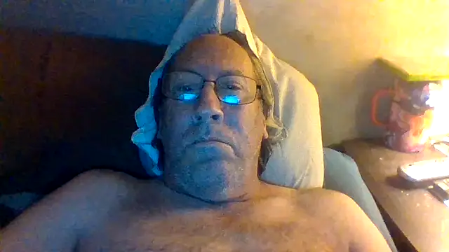 Snapshot of hornyrich69 chatting on July 4, 2026, 5:14 am hornyrich69 online show from July 4, 2026, 5:14 am