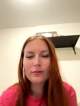 EmmaWarren online show from November 4, 2025, 5:17 pm