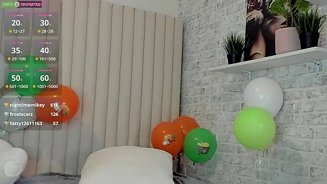 EmmaWarren online show from March 13, 2025, 11:41 am