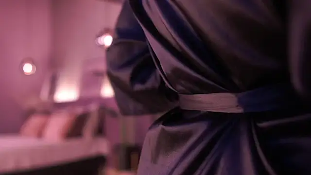 IzzyWild online show from February 2, 2026, 11:09 am