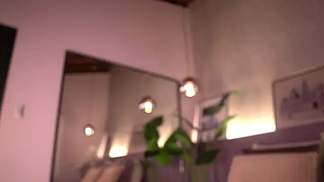 IzzyWild online show from April 18, 2026, 10:50 am