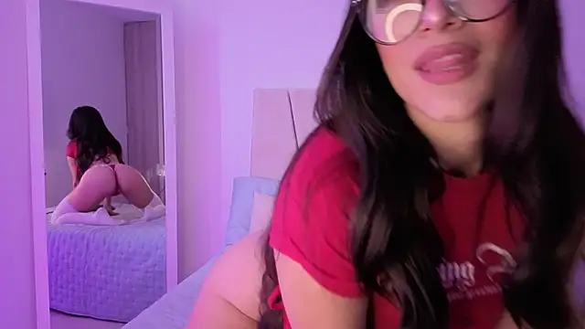 Alisa  walker online show from November 6, 2025, 6:34 pm