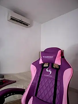 Hips hannah online show from September 25, 2025, 9:10 pm