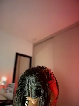 Hips hannah online show from March 31, 2026, 9:50 pm