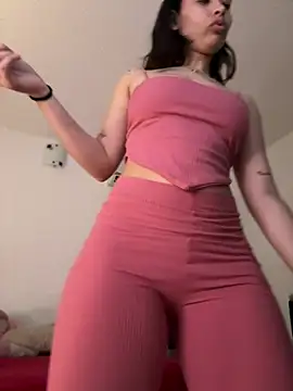 Hips hannah online show from March 8, 2025, 7:09 pm