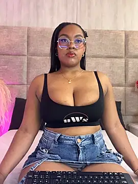 Esmeralda Duarte online show from February 9, 2026, 3:59 am