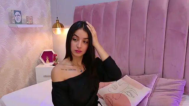 LeenaBrown online show from May 21, 2026, 12:35 pm