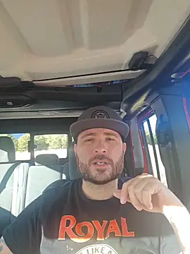 JeepinAround online show from December 17, 2025, 4:12 pm