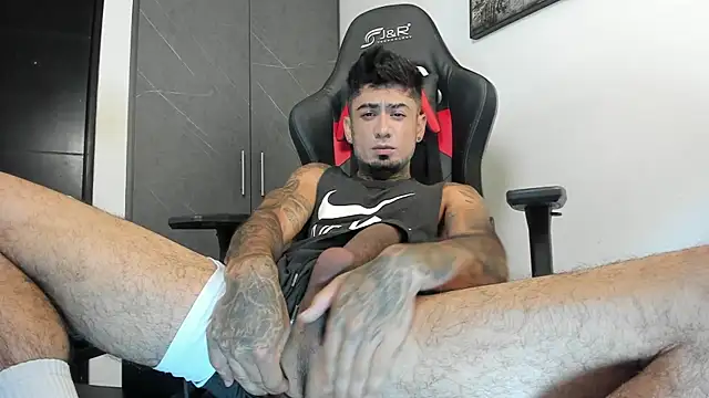 sergiio mesa27 online show from October 4, 2025, 1:45 pm