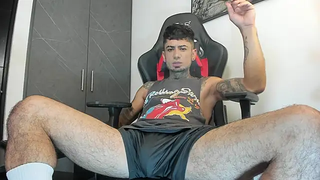 sergiio mesa27 online show from October 3, 2025, 1:34 pm