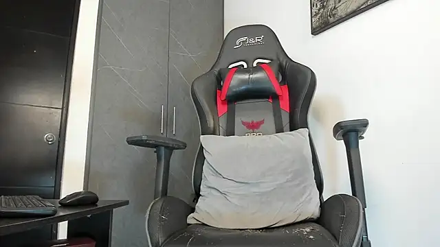 sergiio mesa27 online show from October 1, 2025, 1:48 pm