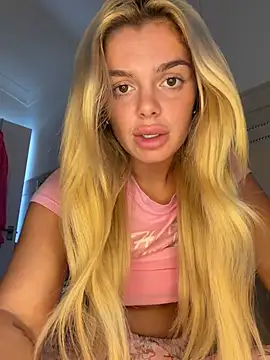 Snapshot of IrishTeenBarbie69 chatting on June 9, 2026, 11:00 am IrishTeenBarbie69 online show from June 9, 2026, 11:00 am