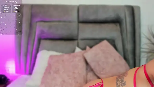 Snapshot of sophiee_smith chatting on October 7, 2025, 11:33 am sophiee smith online show from October 7, 2025, 11:33 am