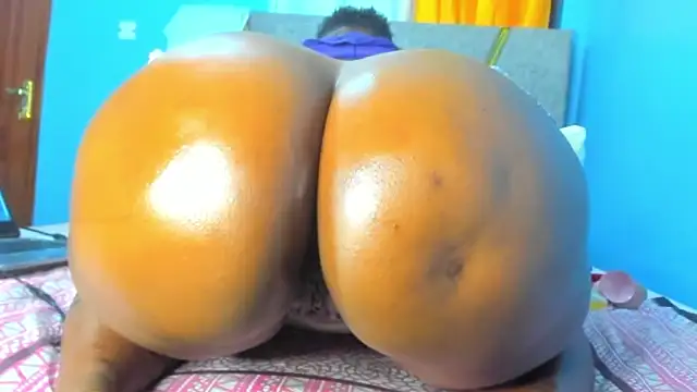 Natasha Spencer online show from November 10, 2025, 8:36 pm