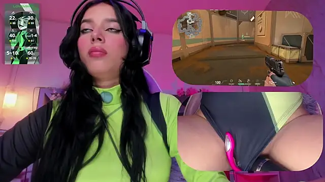 Snapshot of SweetieCloe_ chatting on November 14, 2025, 9:40 pm SweetieCloe online show from November 14, 2025, 9:40 pm