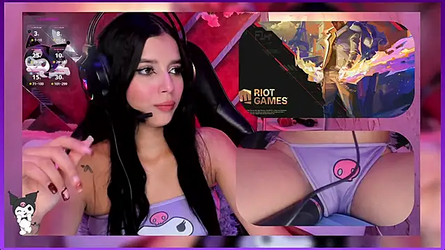 Snapshot of SweetieCloe_ chatting on September 17, 2025, 10:01 pm SweetieCloe online show from September 17, 2025, 10:01 pm