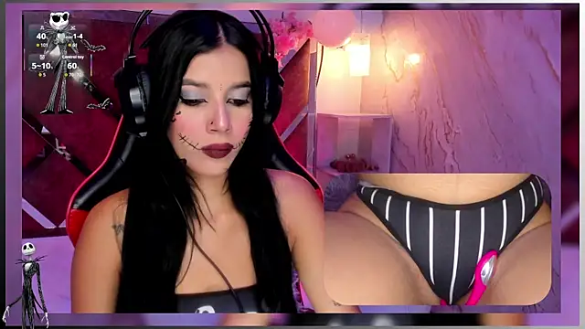 Snapshot of SweetieCloe_ chatting on October 14, 2025, 9:04 pm SweetieCloe online show from October 14, 2025, 9:04 pm