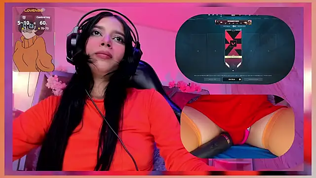 SweetieCloe  online show from December 1, 2025, 9:15 pm