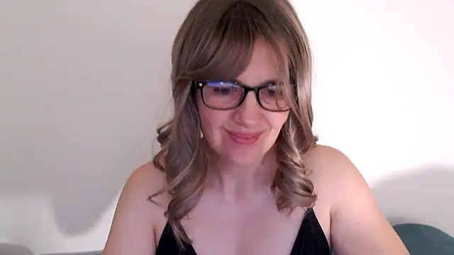 Ella Next Door online show from September 25, 2025, 8:59 pm