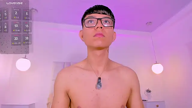 Snapshot of CodyTwink chatting on May 30, 2026, 2:12 pm CodyTwink online show from May 30, 2026, 2:12 pm